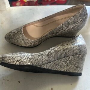 Snakeskin Pattern Wedge Shoes